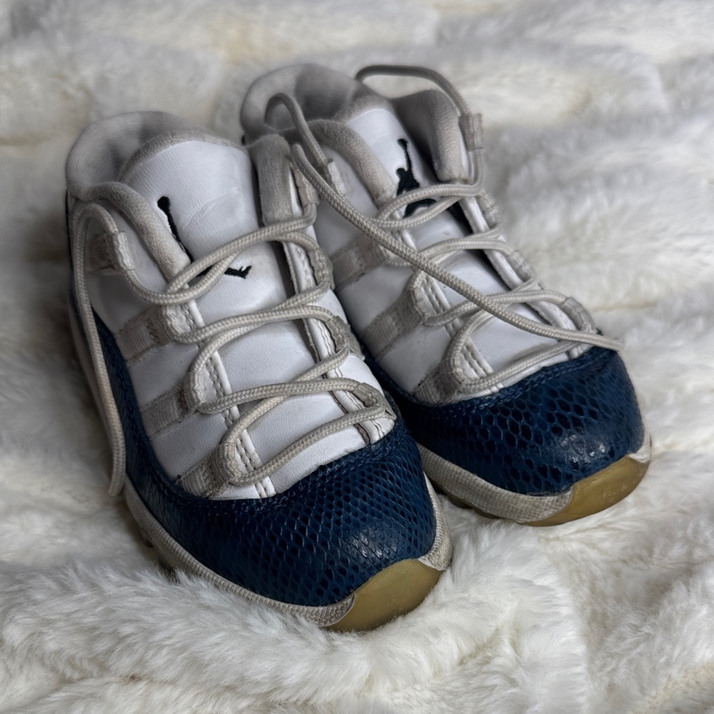 Jordan Kids Sneakers size 9c - White and Blue